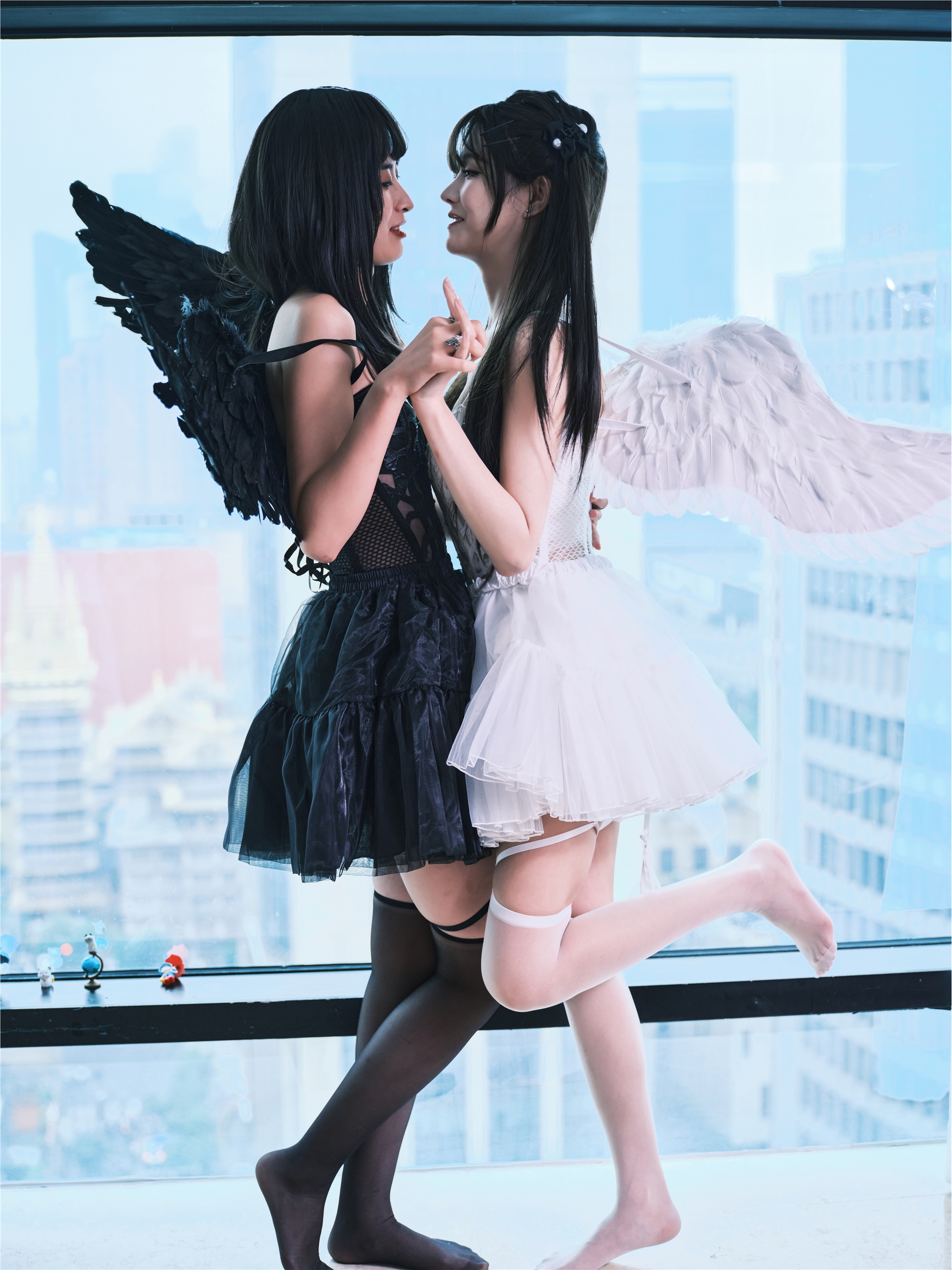 YITUYU艺图语 2025.01.27 黑天使与白天使 孟程程